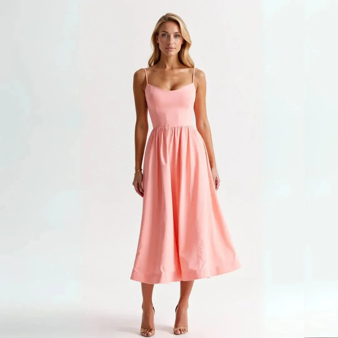 Robe Midi À Bretelles Spaghetti Isabelle Waylynn Silhouette Ajustée Avec Jupe Midi Évasée