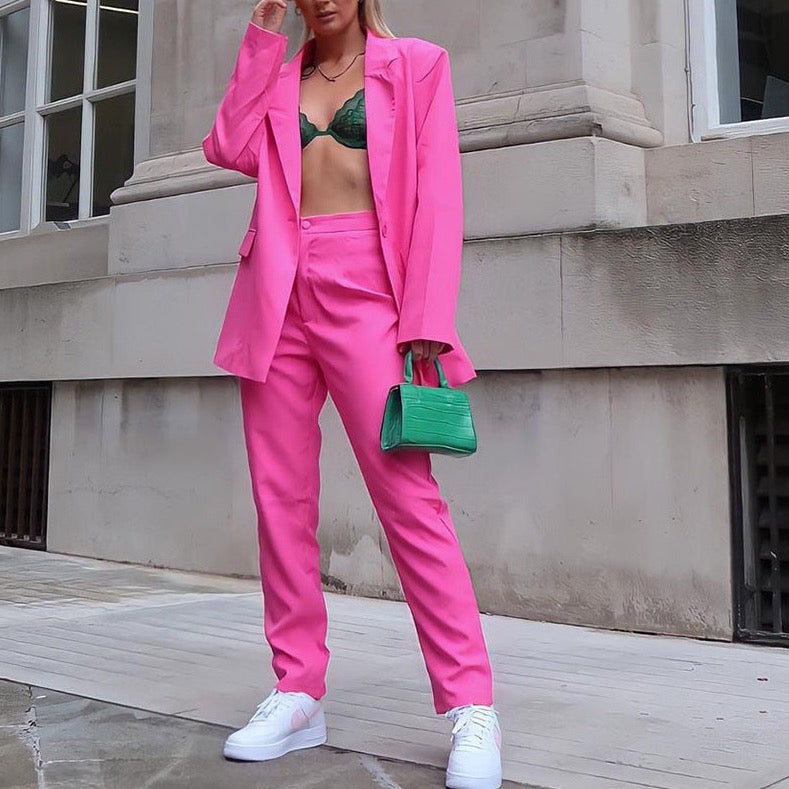 Avelena Damenanzug: Trendiger Blazer und lange Hose