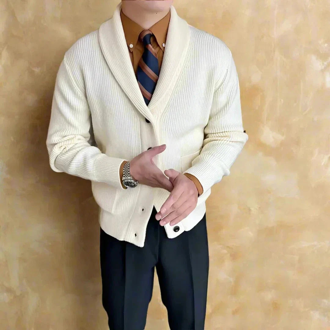 Cardigan Juliano À Col Châle Côtelé Avec Poches Plaquées Pour Un Style Décontracté Et Sophistiqué