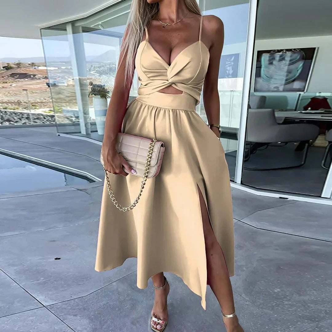Robe Midi Aux Bretelles Spaghetti Avec Twist Avant Et Ouverture Au Milieu Du Ventre Pour Vacances Et Soirées