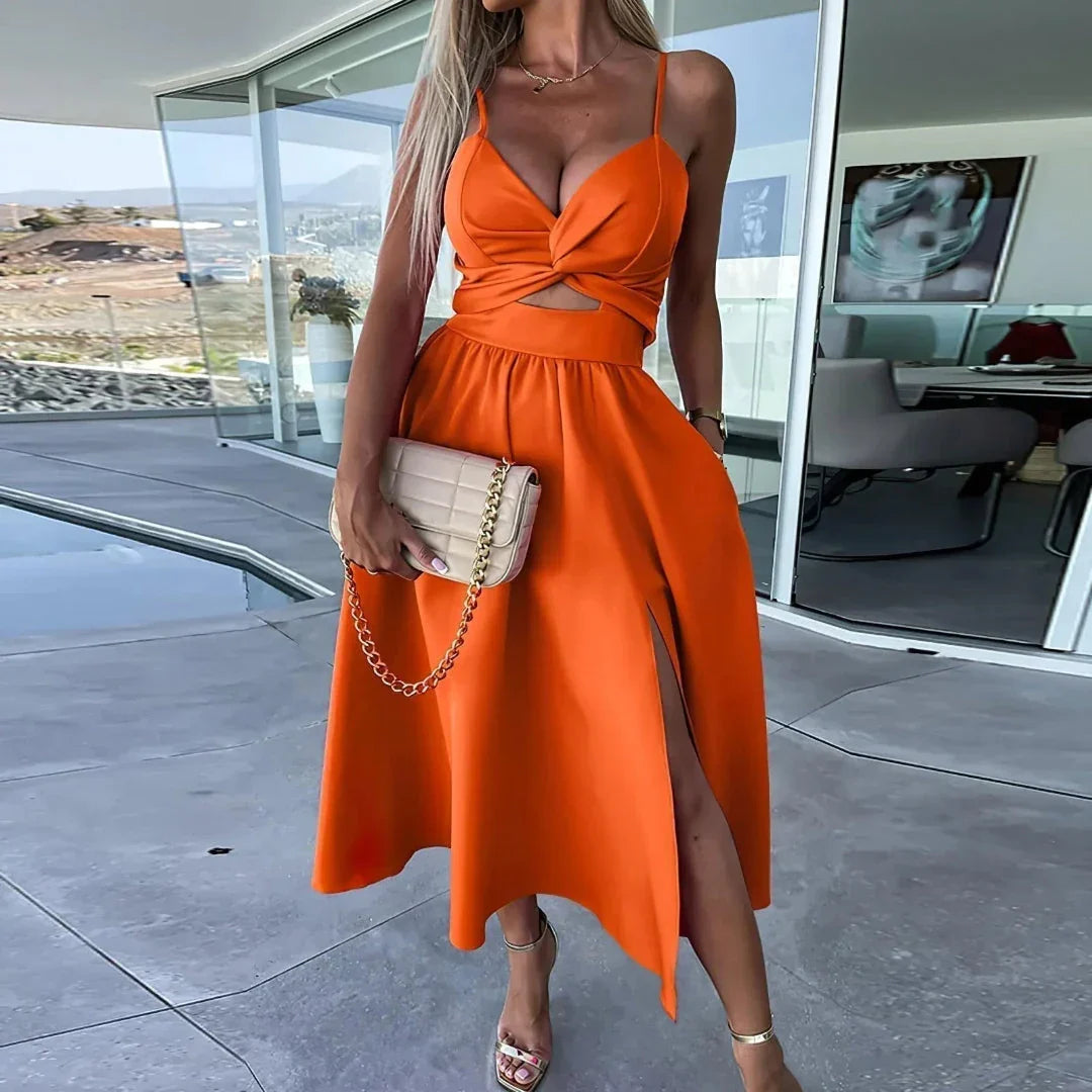 Robe Midi Aux Bretelles Spaghetti Avec Twist Avant Et Ouverture Au Milieu Du Ventre Pour Vacances Et Soirées
