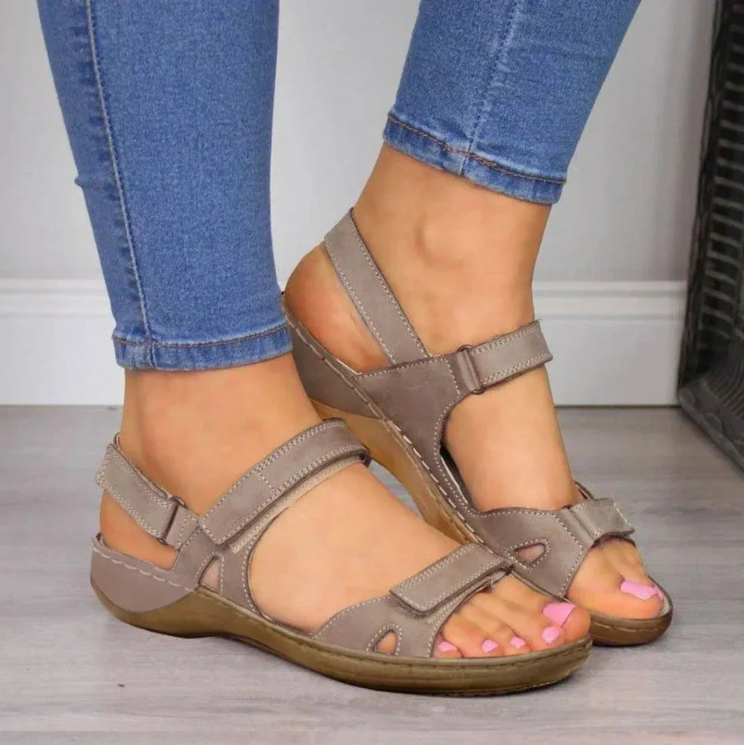 Sandales Orthopédiques Lena À Bout Ouvert Et Talon Compensé Pour Soutien De Voûte Et Confort Tout Au Long De La Journée