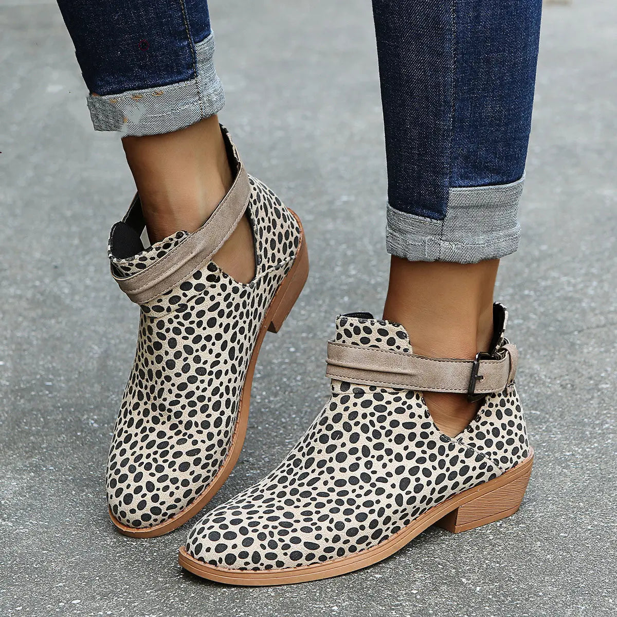 Bottines À Motif Léopard Pour Femmes Avec Profil En V Et Talon Bloc Robuste Pour Confort Et Style Quotidien