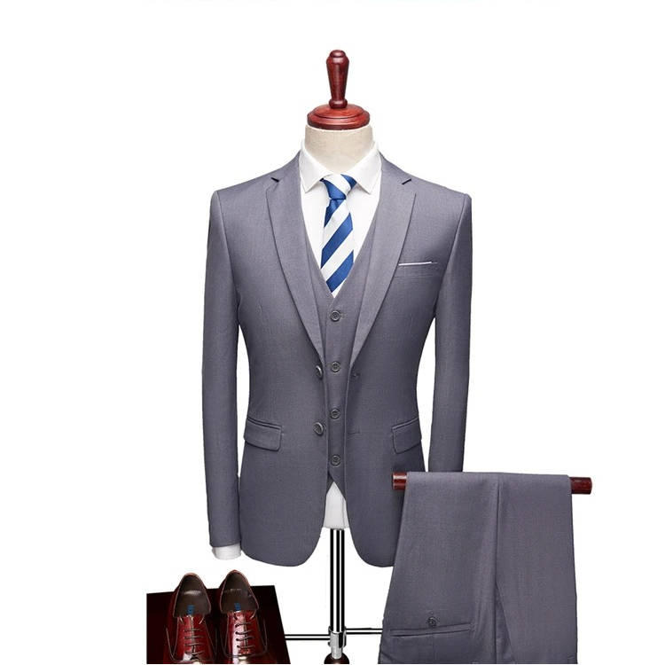 Smoking Trois Pièces Classique Avec Gilet Pour Mariages Et Événements Professionnels