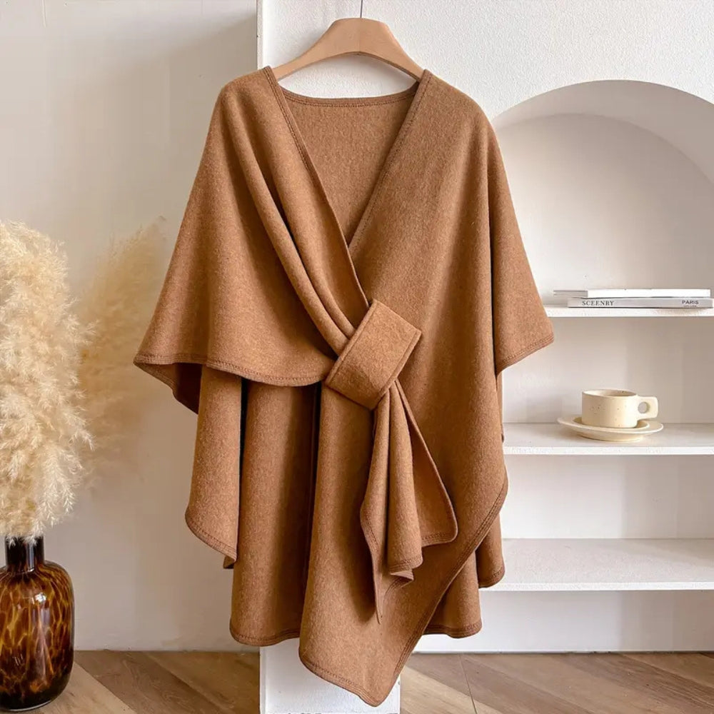 Cape Oversize Lily Avec Col V Noeud Auto Longueur Cuisses Et Ourlet Asymétrique Élégante
