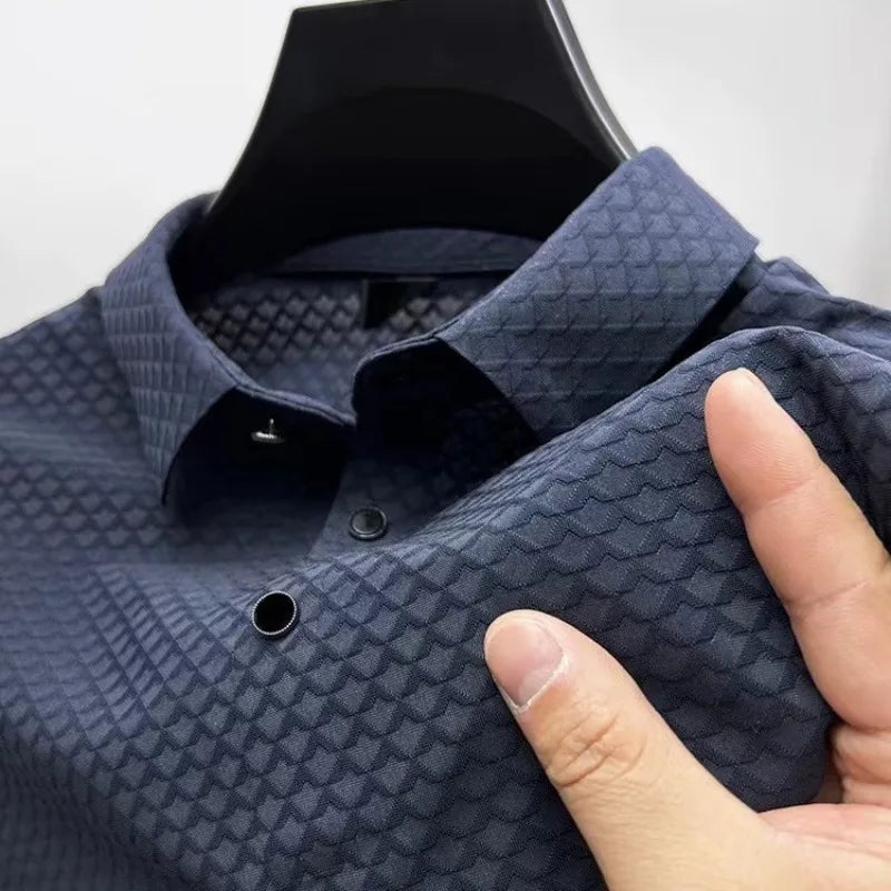 Polo Texturé En Soie Marlow Élégance Sobre Et Confort Tout Au Long De La Journée