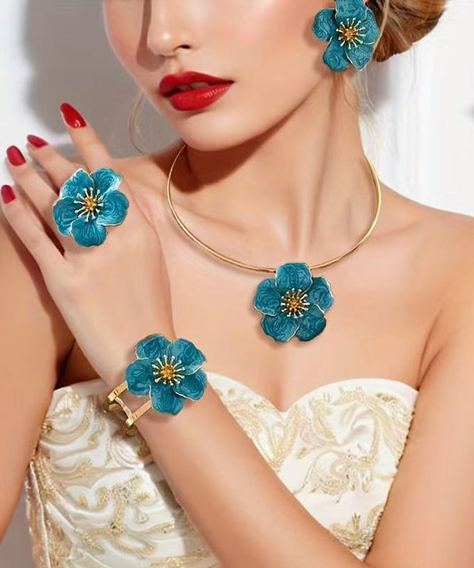 Ensemble de quatre bracelets, boucles d'oreilles, bagues et pendentif en alliage métallique bleu moderne - Amawinc