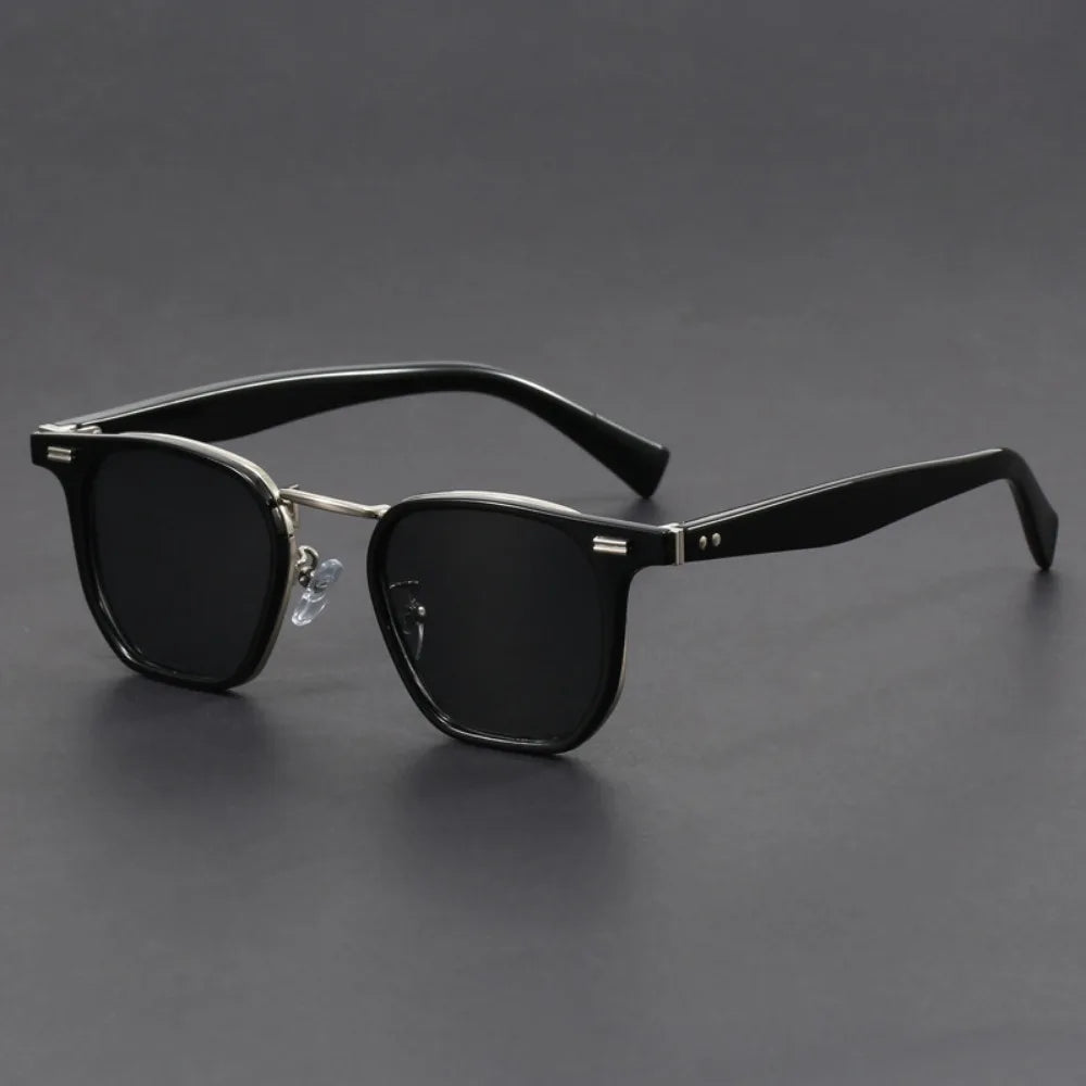 Montero Urban Carrées Noires En Acétate Avec Détails Métal Verres Sombres Protection UV Totale Plaquettes Ajustables