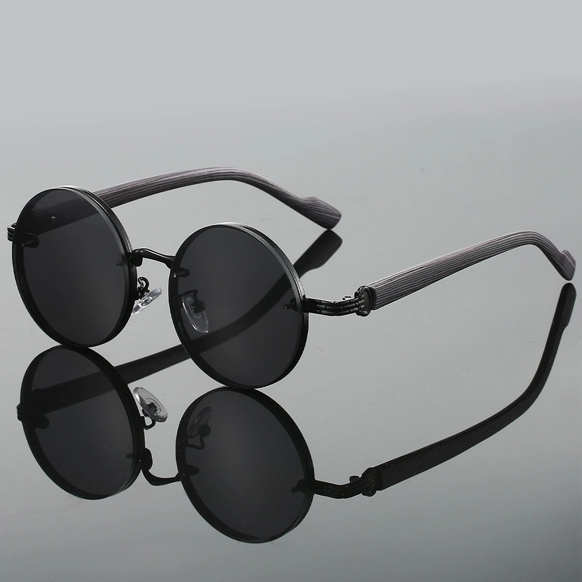 Nova Noir Rounds Lunettes De Soleil Rondes Noires Avec Finition Matte Et Lentilles UV400
