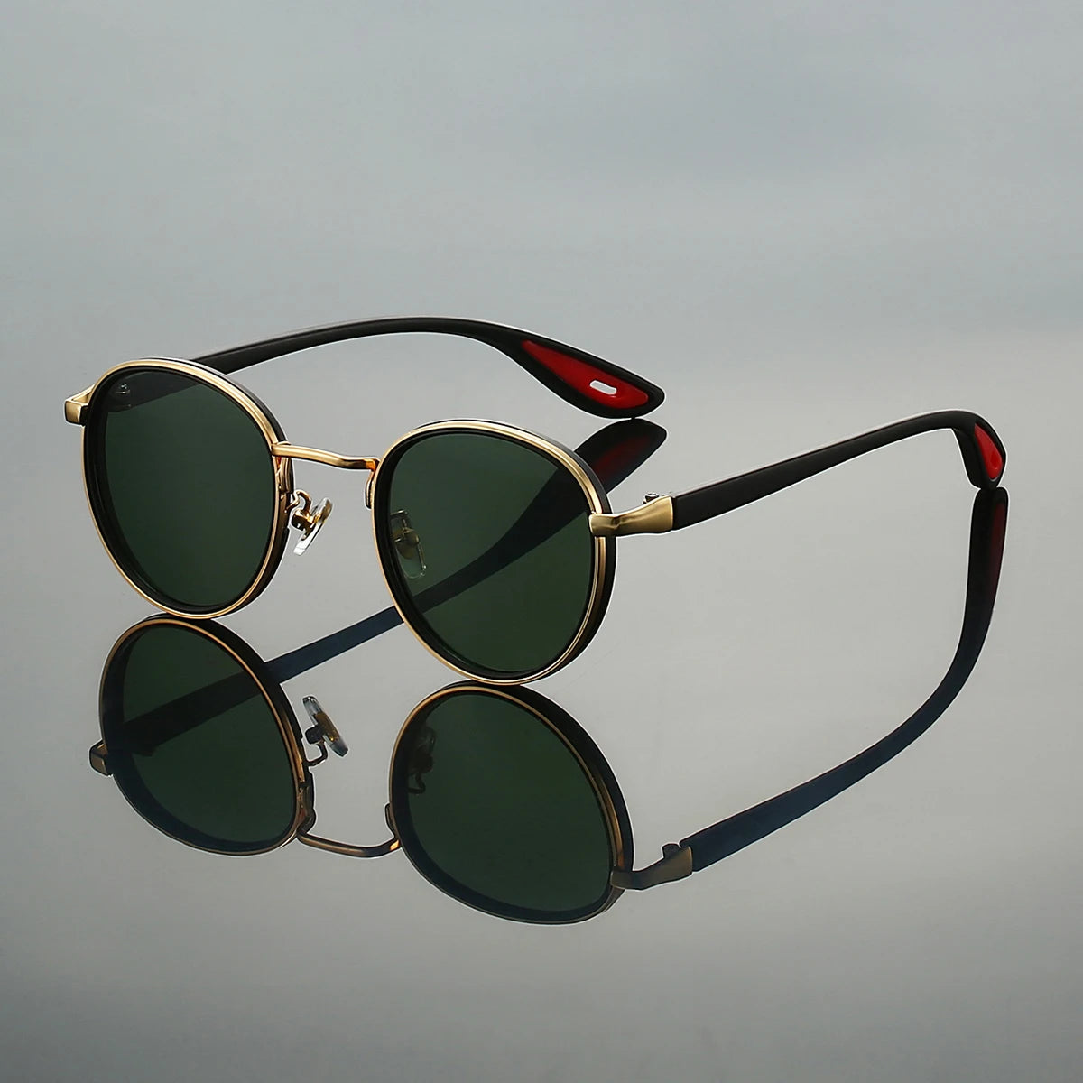 Nova Trail Lunettes Rondes Actives Avec Verres Teints Anti UV Et Branches Rouges Subtiles