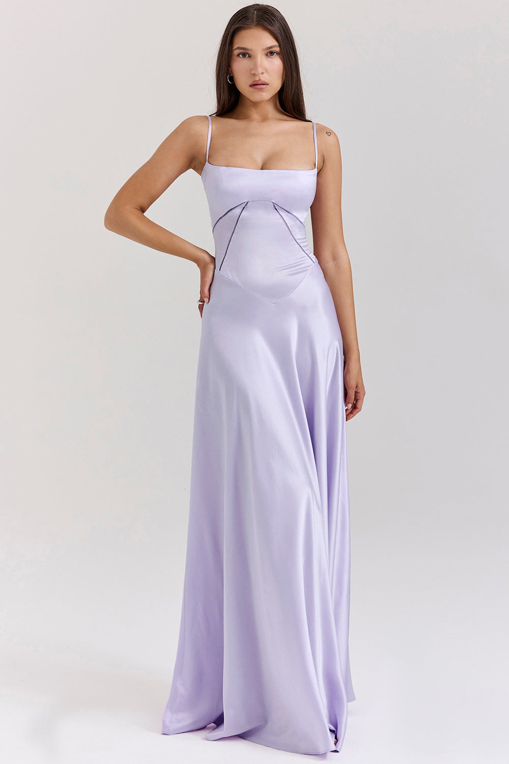 Robe de Soirée Satinée Longue Aline Bretelles Spaghetti Taille Découpée pour Soirées Élégantes