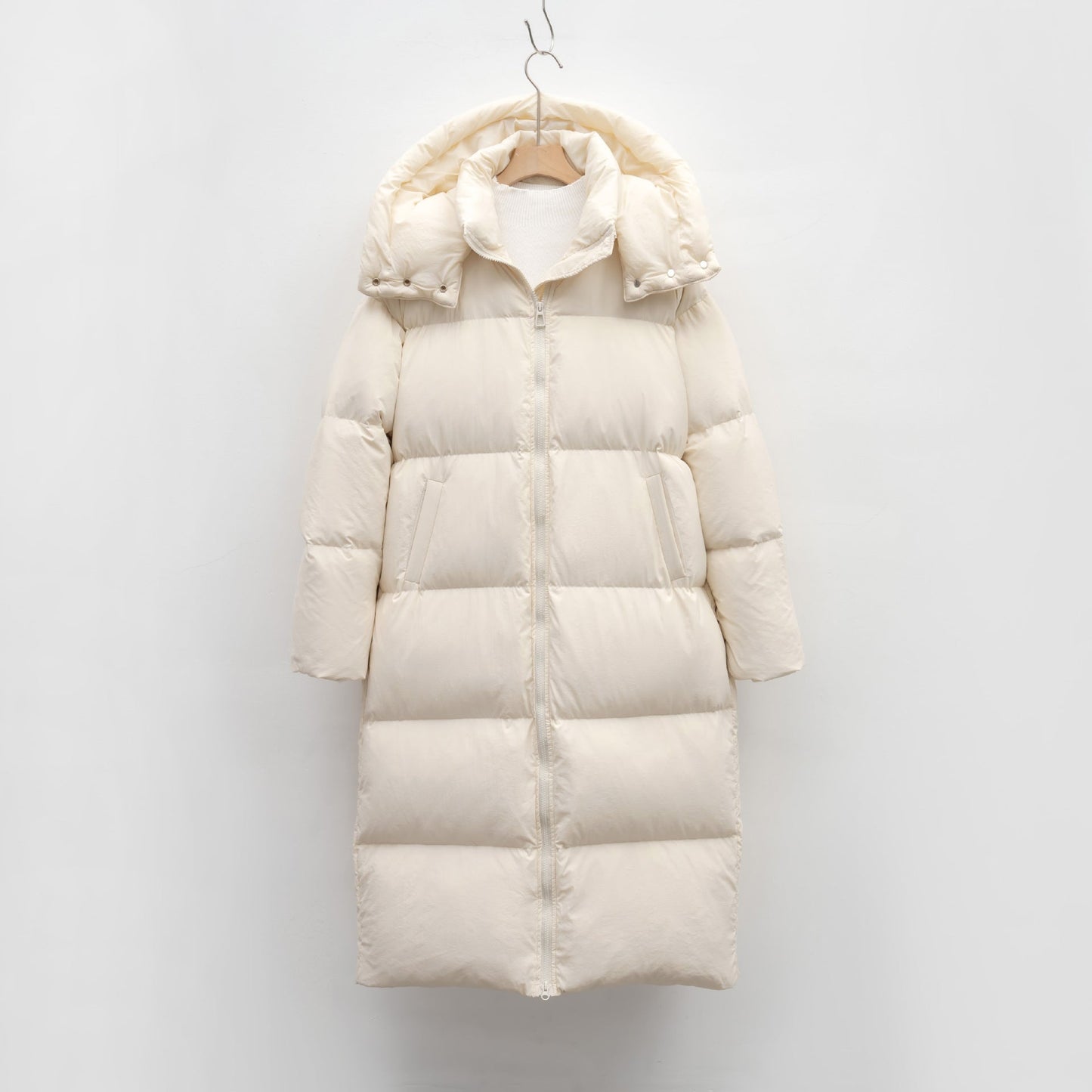 Damen Langer volumenreicher Daunenmantel mit abnehmbarer Kapuze und seitlichen Taschen Amawinc