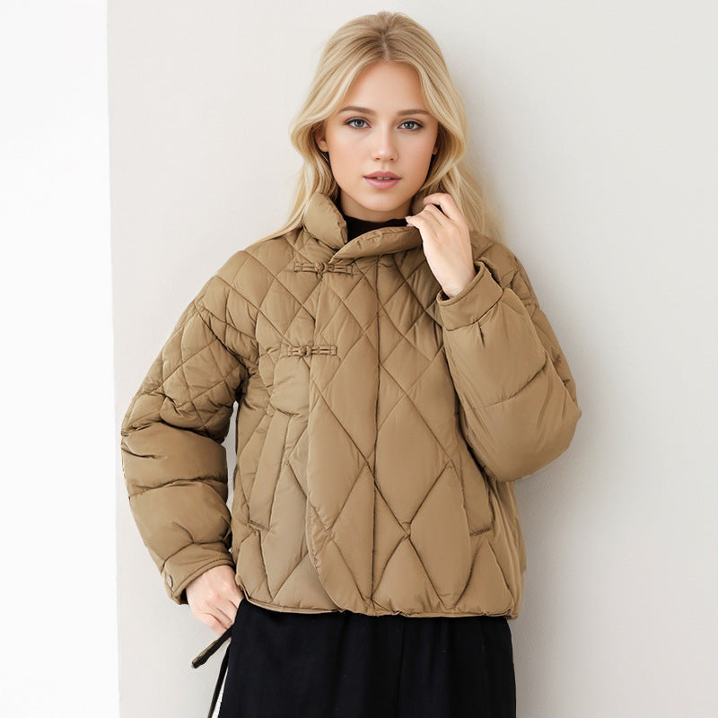 Damen gesteppte Jacke mit hohem Kragen und praktischen Druckknopfdetails Amawinc