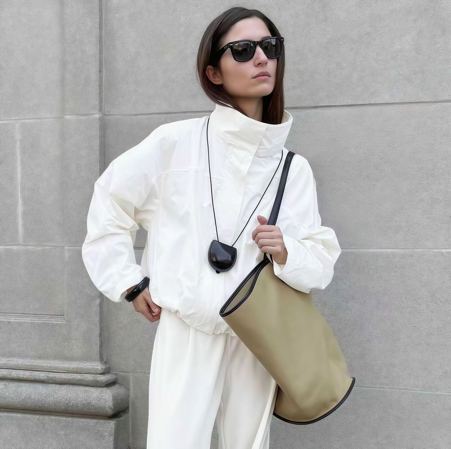 Damen Funktionale Oversized-Jacke mit hohem Kragen und innovativem Design Amawinc