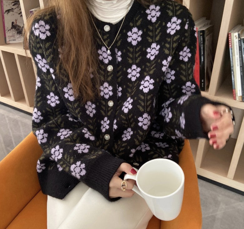 Damen Strickjacke mit floralem Muster und Knopfdetail Amawinc