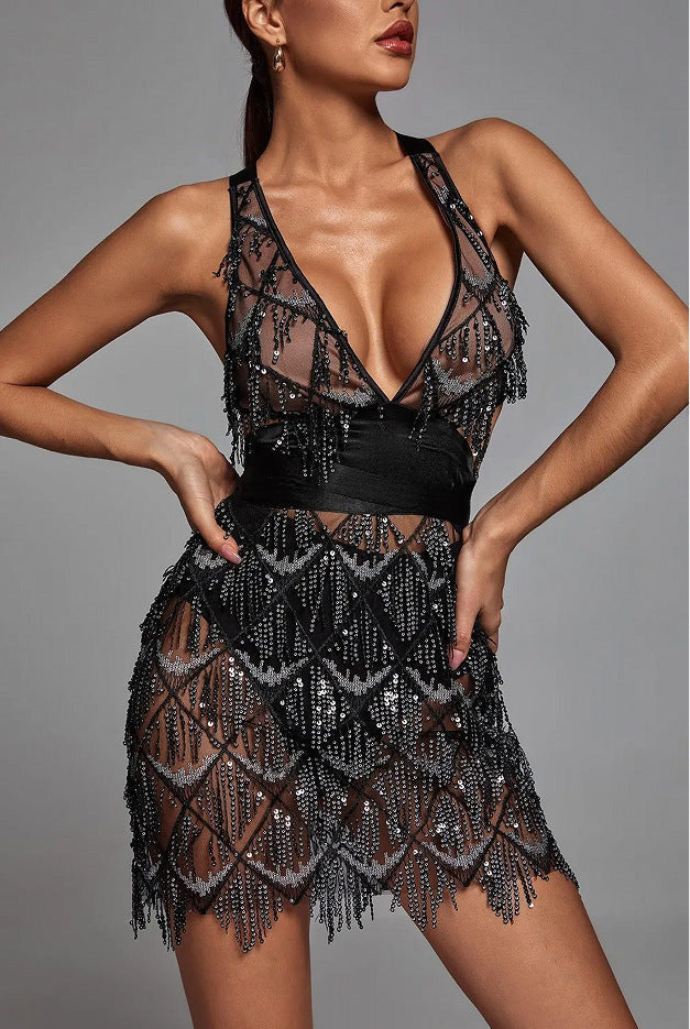 Robe Midi Femme Silhouette Ajustée Décolleté Profond Paillettes et Franges Glamour Soirée