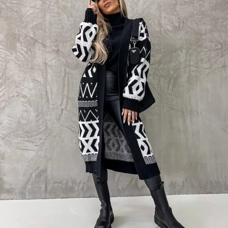 Damen Strickmantel mit modernem grafischen Muster und lässiger Passform Amawinc