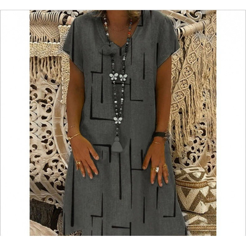 Trendiges Kleid mit V-Ausschnitt von Fudus im angesagten Print
