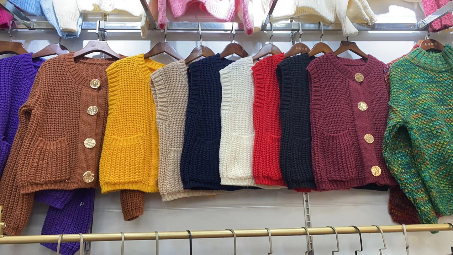 Damen Strickweste mit eleganten Knöpfen und praktischen Taschen Amawinc