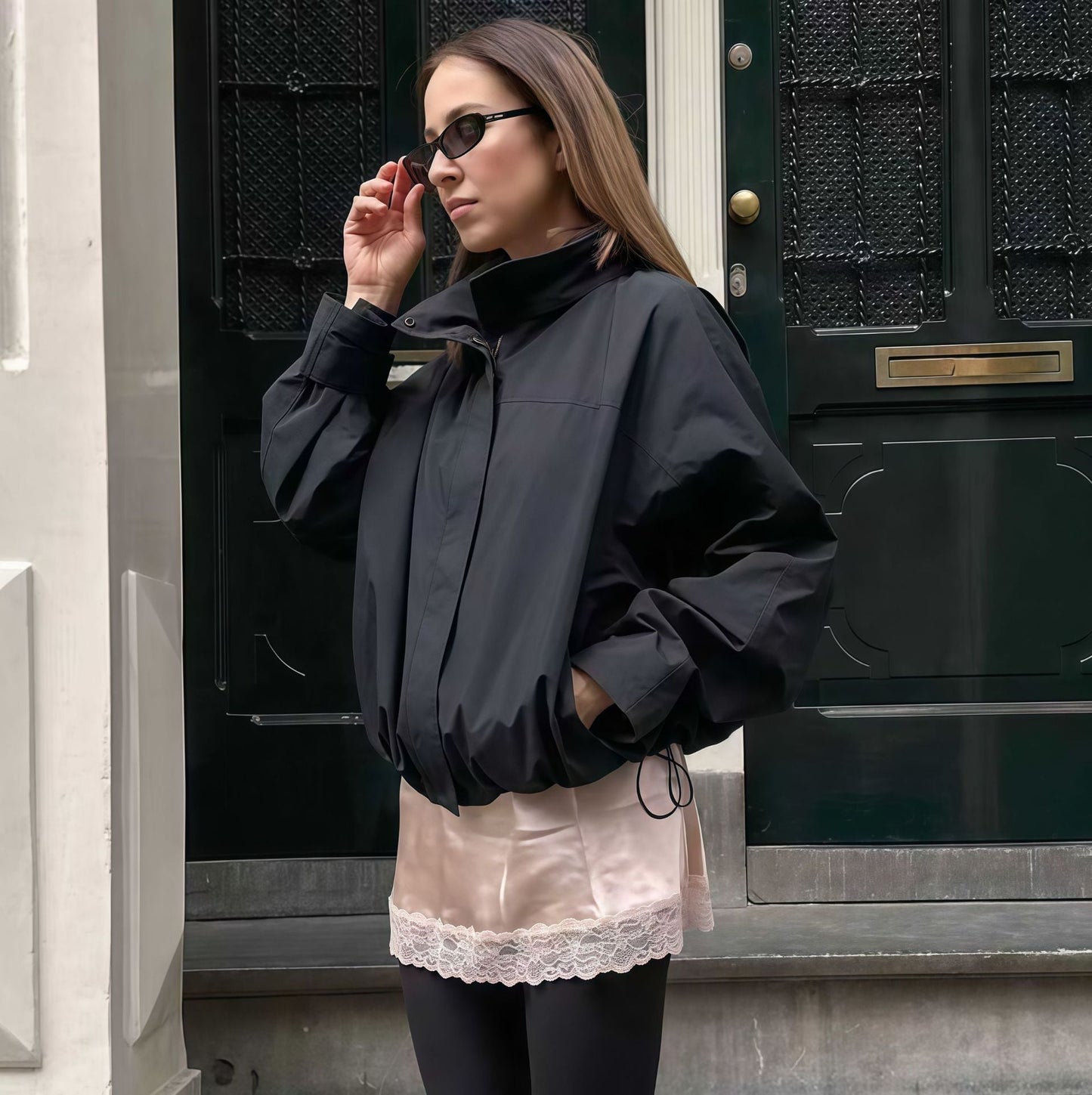 Damen Funktionale Oversized-Jacke mit hohem Kragen und innovativem Design Amawinc