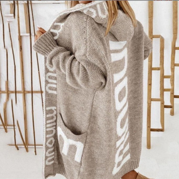 Damen Strickjacke mit logodruck und tiefen Taschen Amawinc