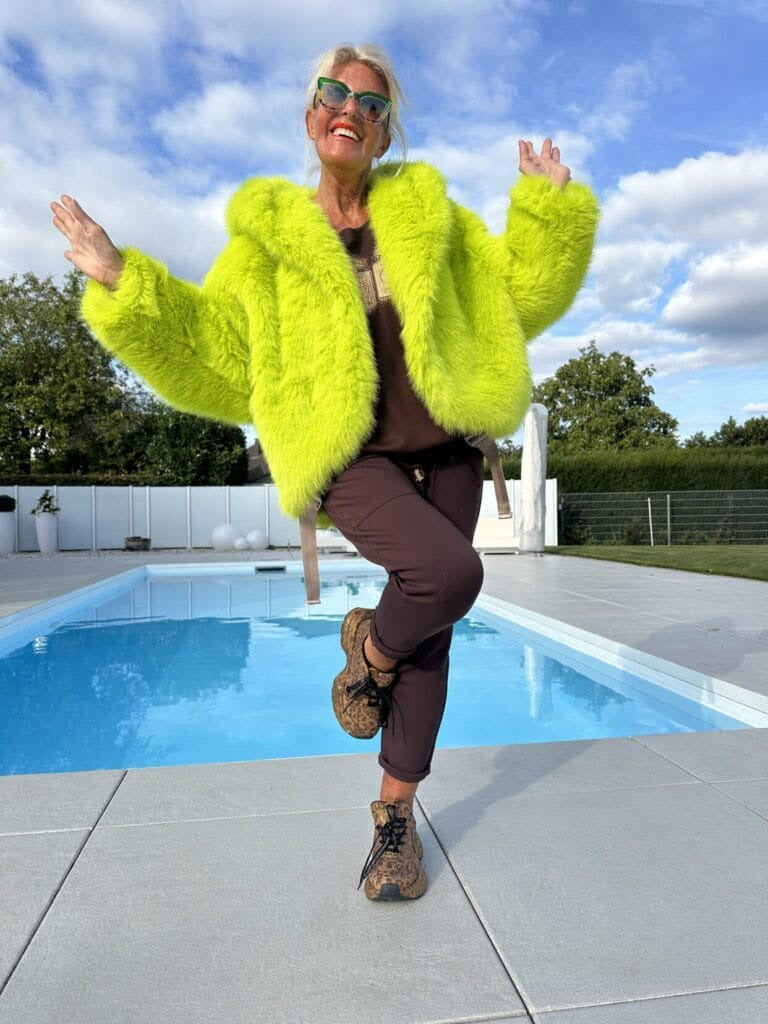 Damen Modische Fleecejacke mit weich gefüttertem Kragen und weitem Schnitt Amawinc