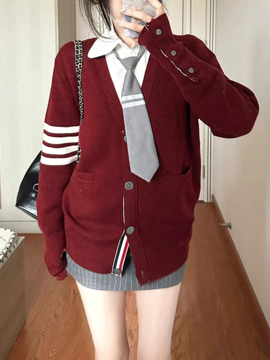 Damen Strickjacke mit hohen Taschen und grafischen Akzenten Amawinc