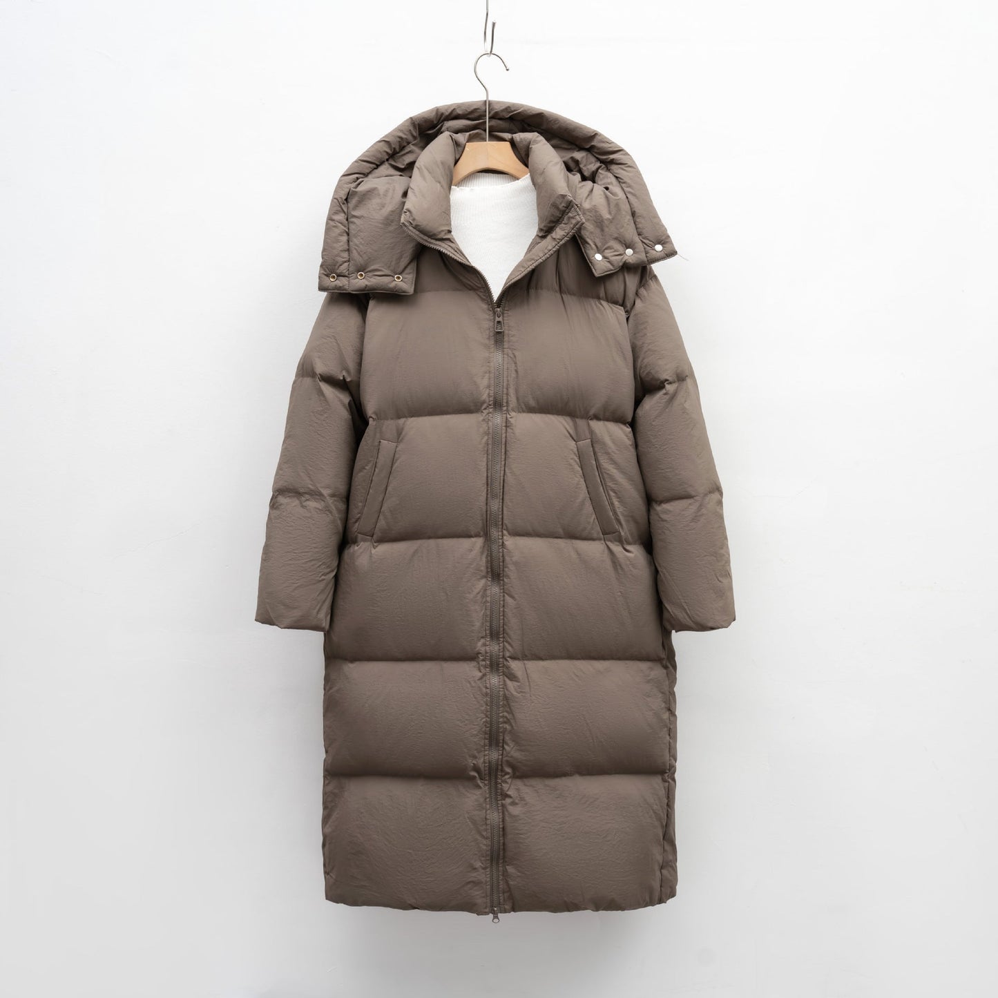 Damen Langer volumenreicher Daunenmantel mit abnehmbarer Kapuze und seitlichen Taschen Amawinc
