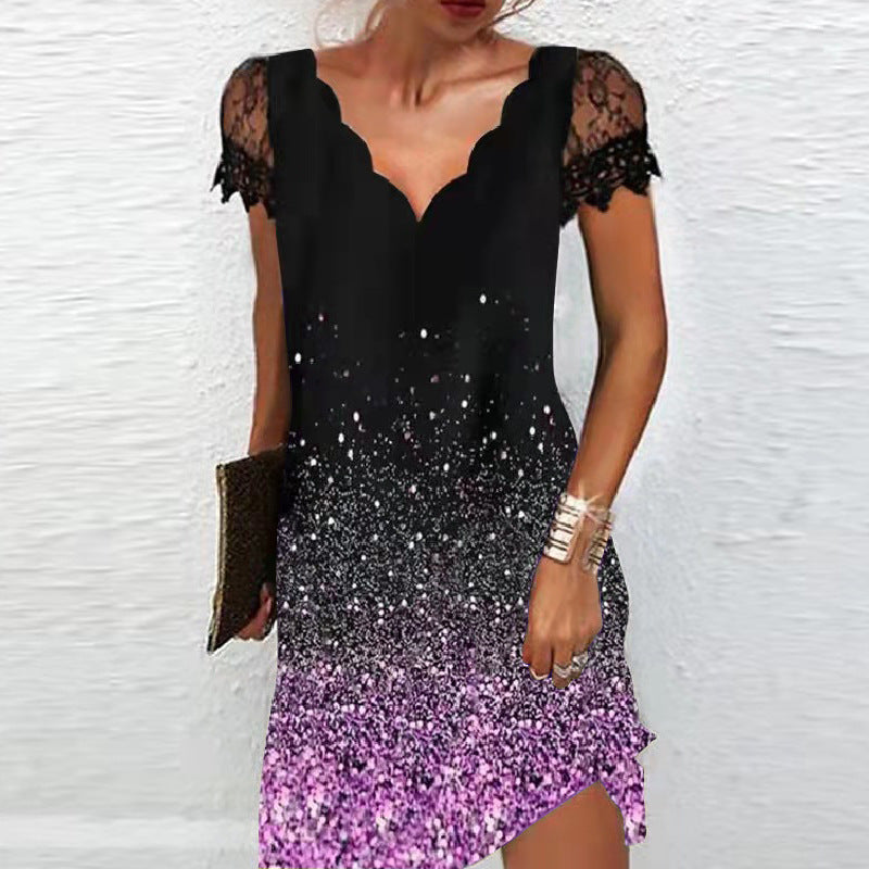 Modernes, kurzes Spitzenkleid mit V-Ausschnitt und Wellenform von Fudus