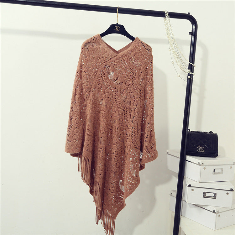 Damen eleganter Poncho mit dekorativem Häkelmuster Amawinc