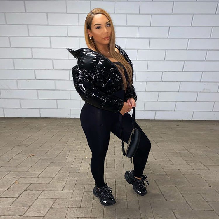 Damen modische kurze Steppjacke mit glänzendem Finish Amawinc