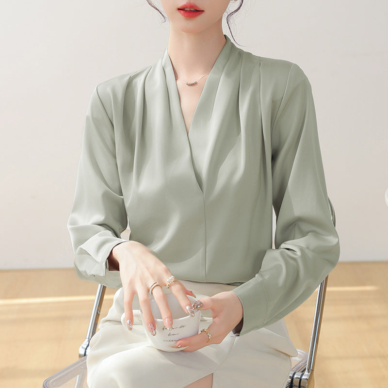 Ava Blouse Satin Encolure V Manches Longues Élégante Aspect Exécutif Pour Bureau Et Décontracté Chic