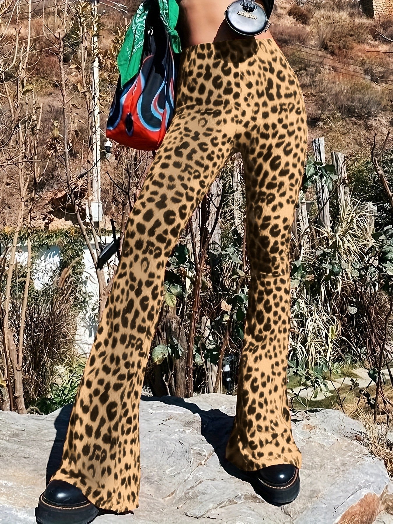 Damen Flared Leggings mit trendigem Leopardenmuster Amawinc