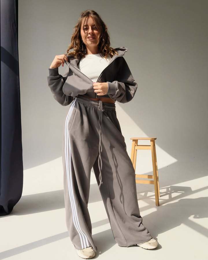 Damen Trendiges Sport-Lounge-Set mit cropped Sweatjacke und weit geschnittenen Jogginghosen Amawinc