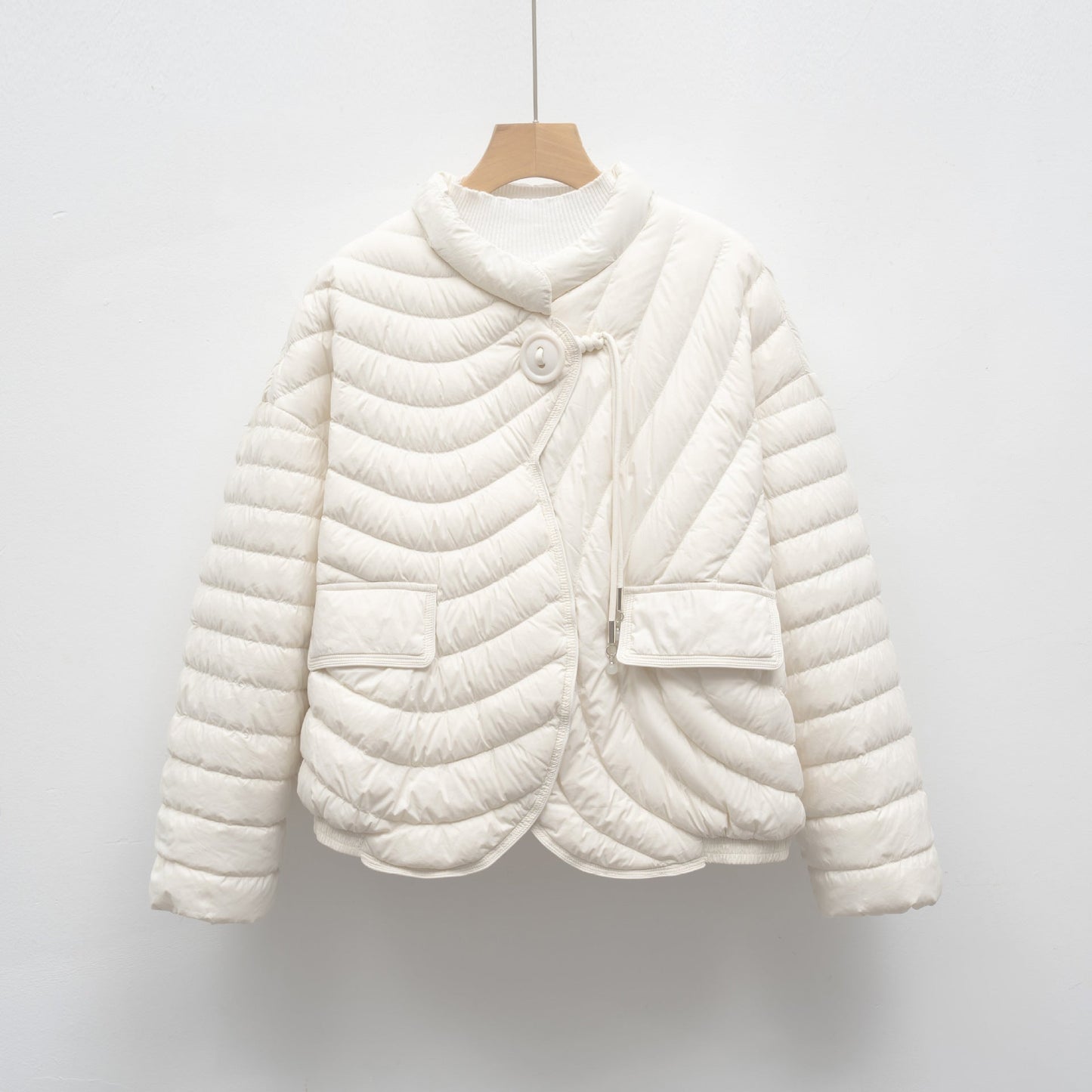 Damen modische Steppjacke mit asymmetrischem Schnitt und praktischen Taschen Amawinc