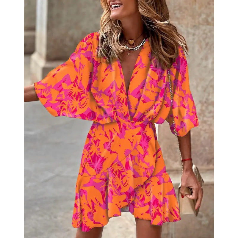 Fudus | Modernes Kleid mit V-Ausschnitt und asymmetrischem Saum