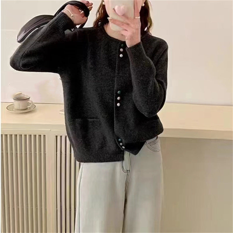 Damen gemütliche Strickjacke mit bunten Knöpfen und praktischen Taschen Amawinc