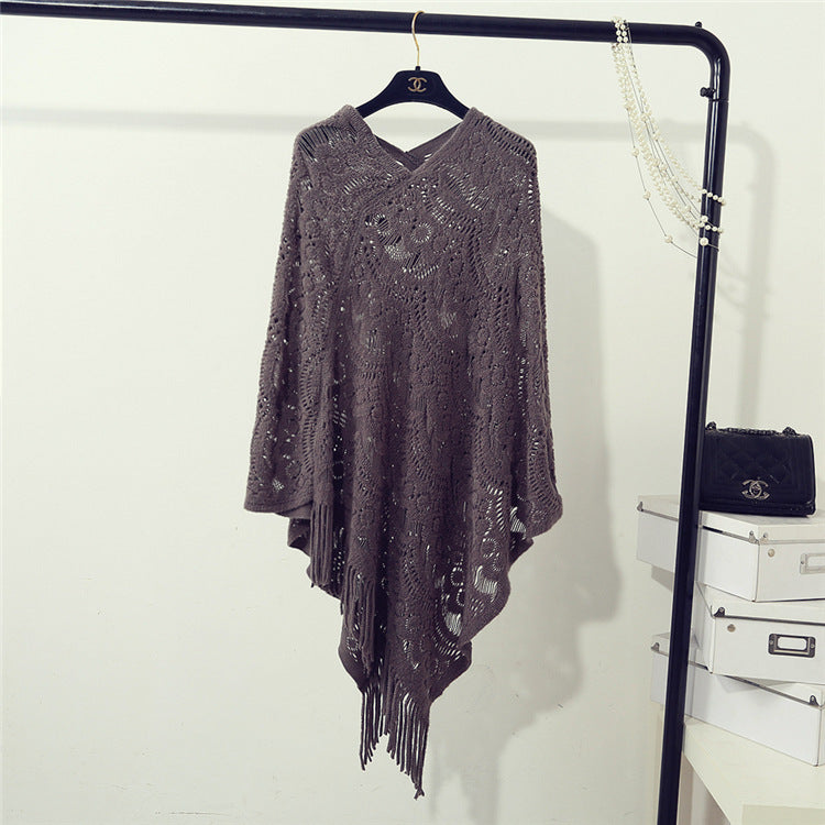 Damen eleganter Poncho mit dekorativem Häkelmuster Amawinc