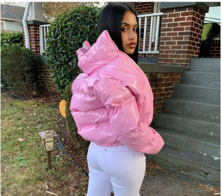 Damen modische kurze Steppjacke mit glänzendem Finish Amawinc