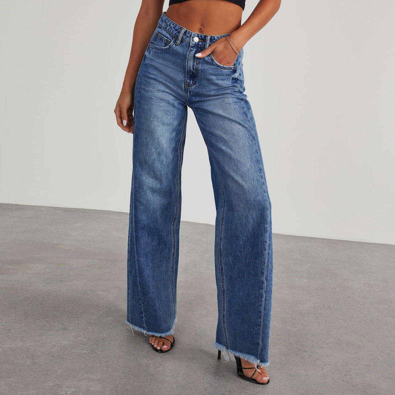 Damen Weit geschnittene Jeans mit trendigem fransigem Saum Amawinc