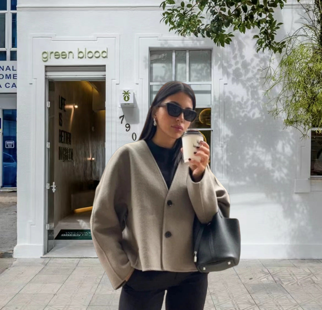 Damen kurze Strickjacke mit eleganten Knöpfen und weitem Schnitt Amawinc