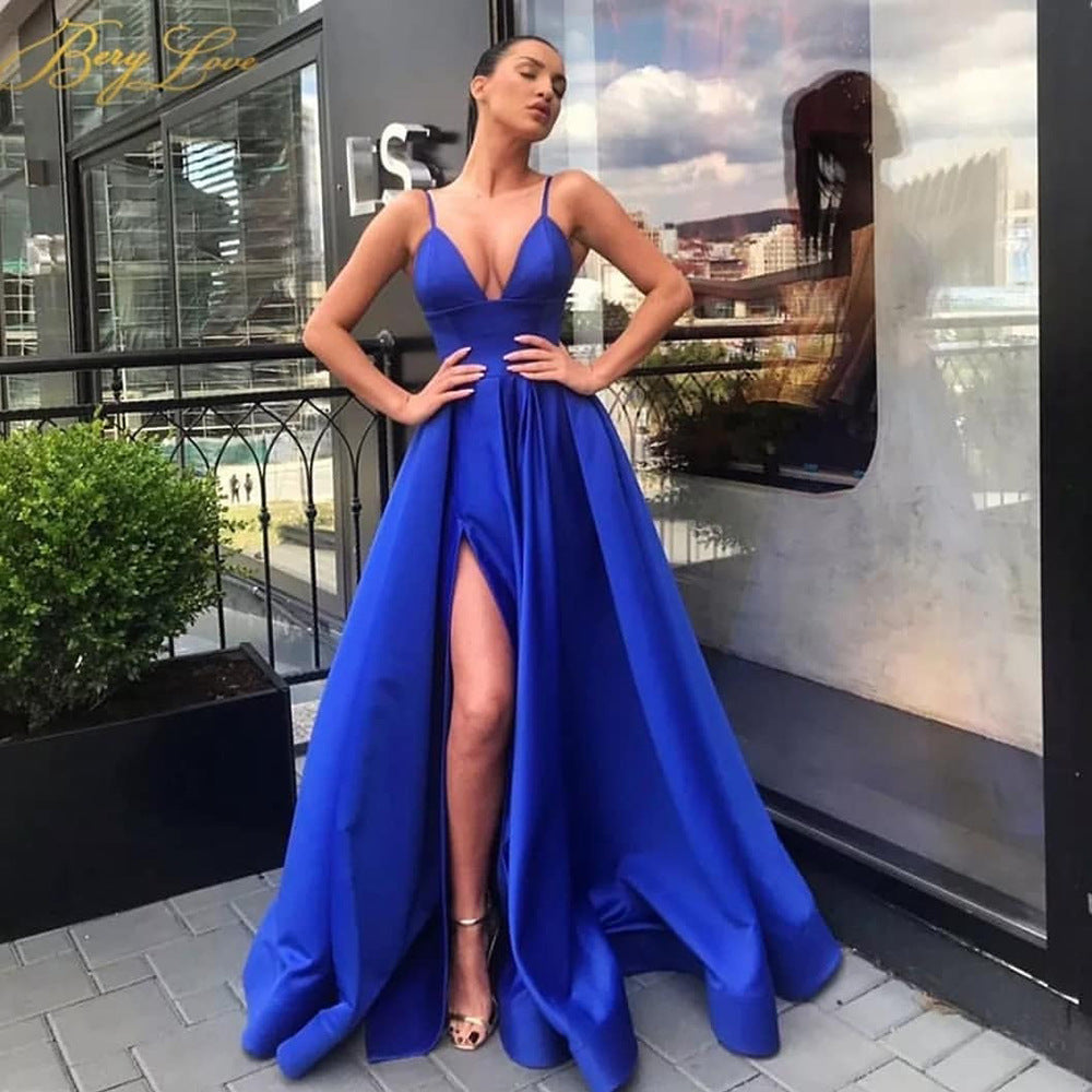 Glamouröses Abendkleid mit Schlitz von Fudus