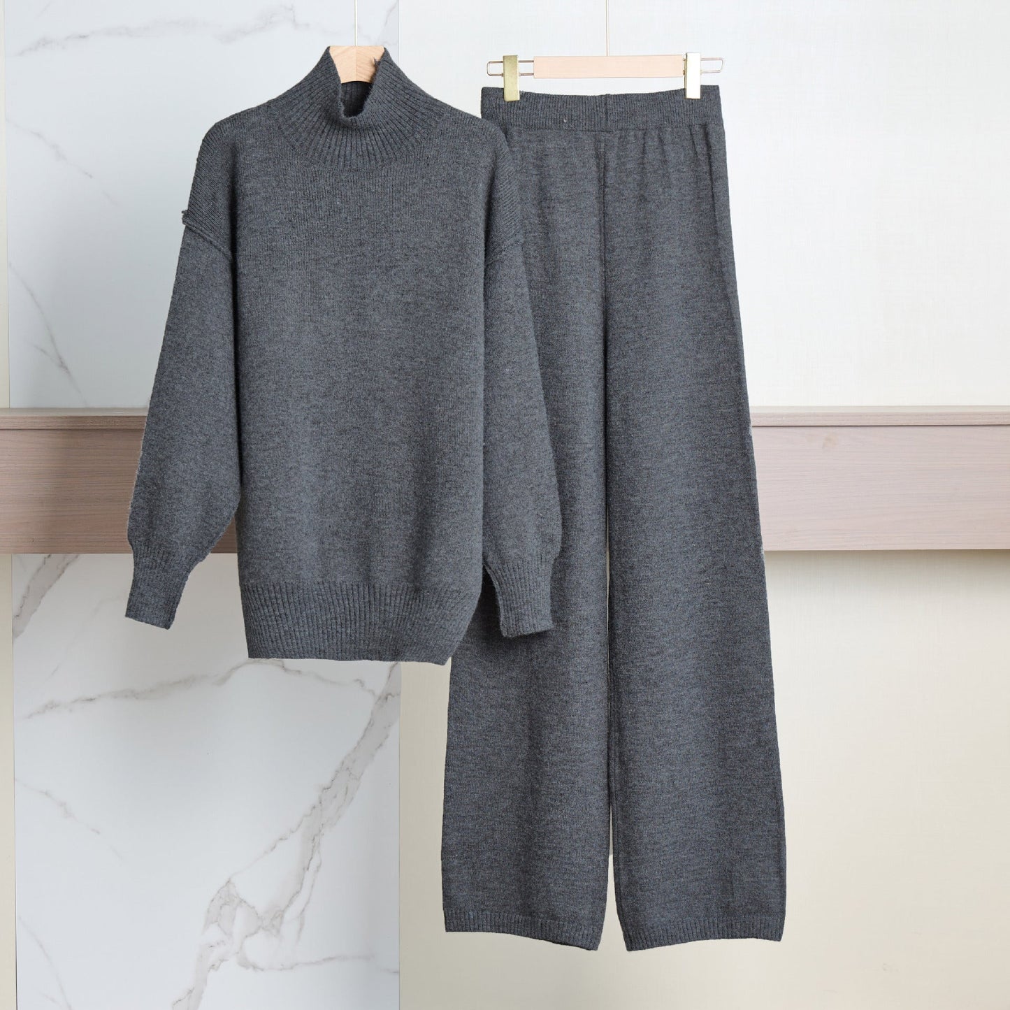 Damen Gemütliches Strickensemble mit hohem Kragen und weit geschnittenen Hosen Amawinc