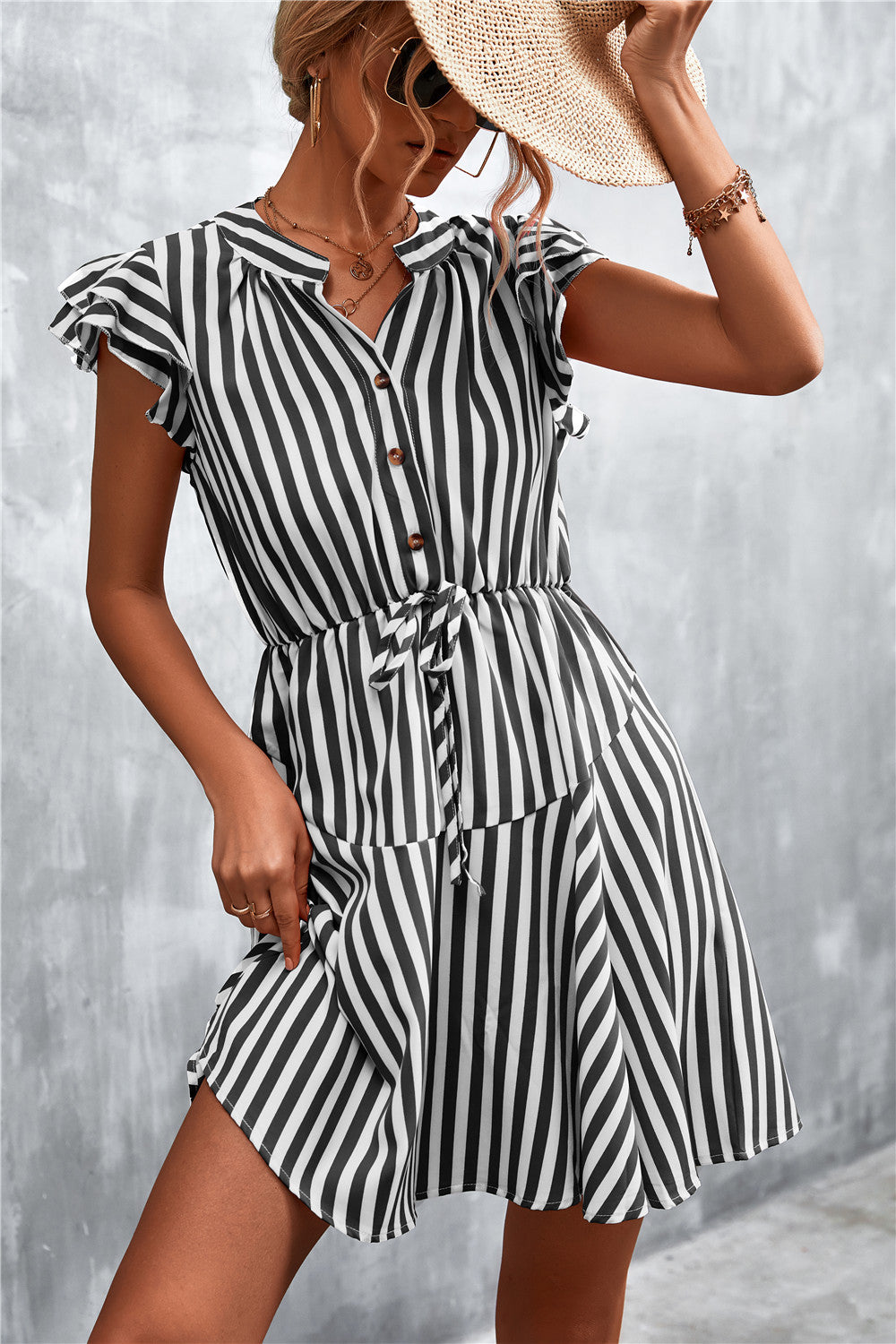 Damen Kurzarm-Kleid im angesagten Streifenlook mit Taillenzug und eleganten Rüschendetails Amawinc