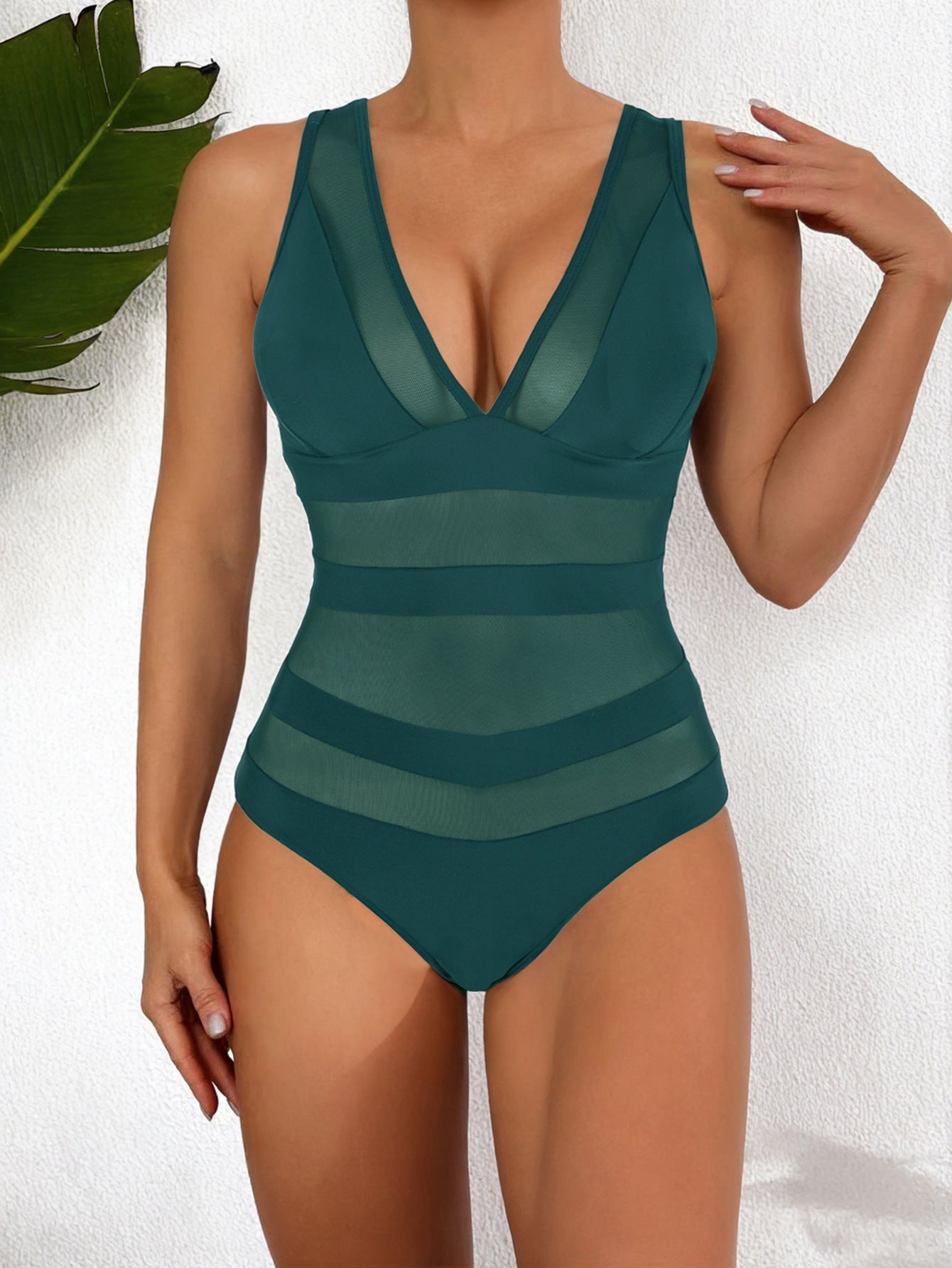Maillot De Bain Une Pièce Femme Ajusté Décolleté En V Profond Panneau En Mesh Jambe Haute Nordisk Flair