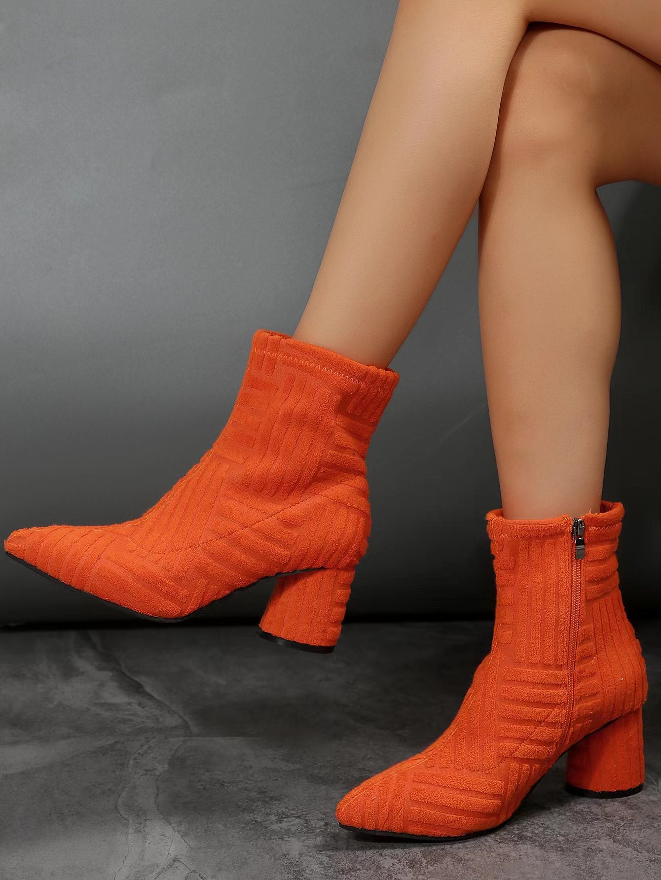 Damen Stiefeletten mit zeitgemäßem Strickdesign und komfortablem Blockabsatz Amawinc