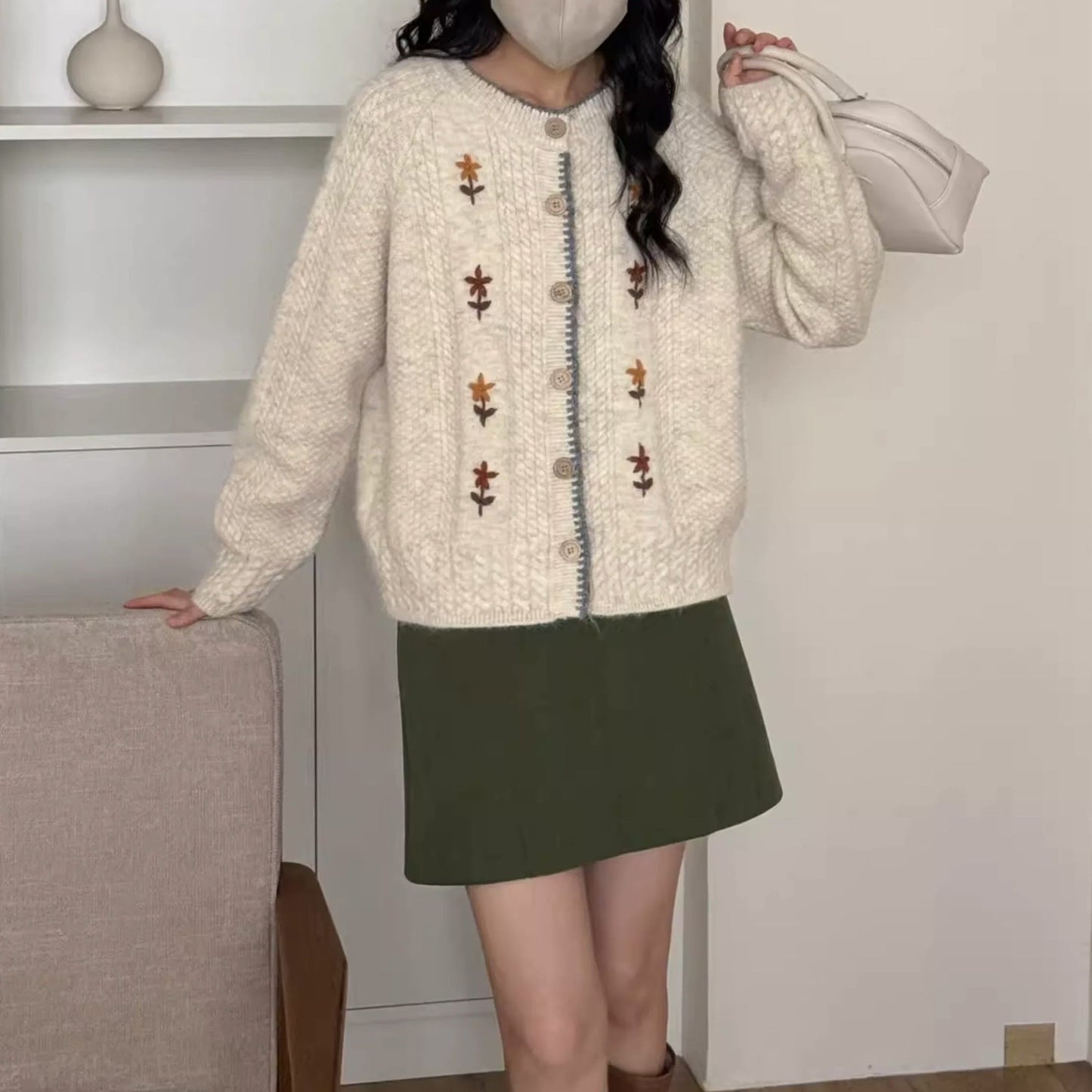 Damen Strickjacke mit floralem Design und hochwertigen Knopfdetails Amawinc