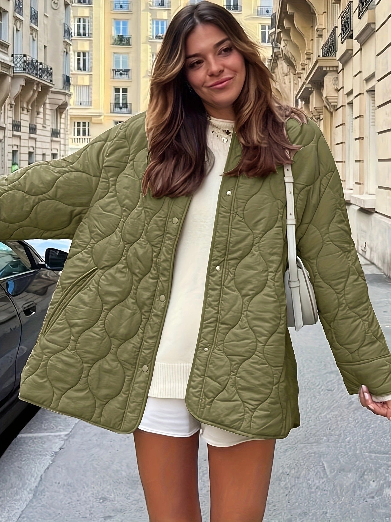 Damen Steppjacke mit großen Taschen und Rundhalsausschnitt Amawinc