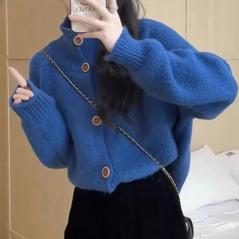 Damen gemütliche Strickjacke mit hohem Kragen und dekorativen Knöpfen Amawinc