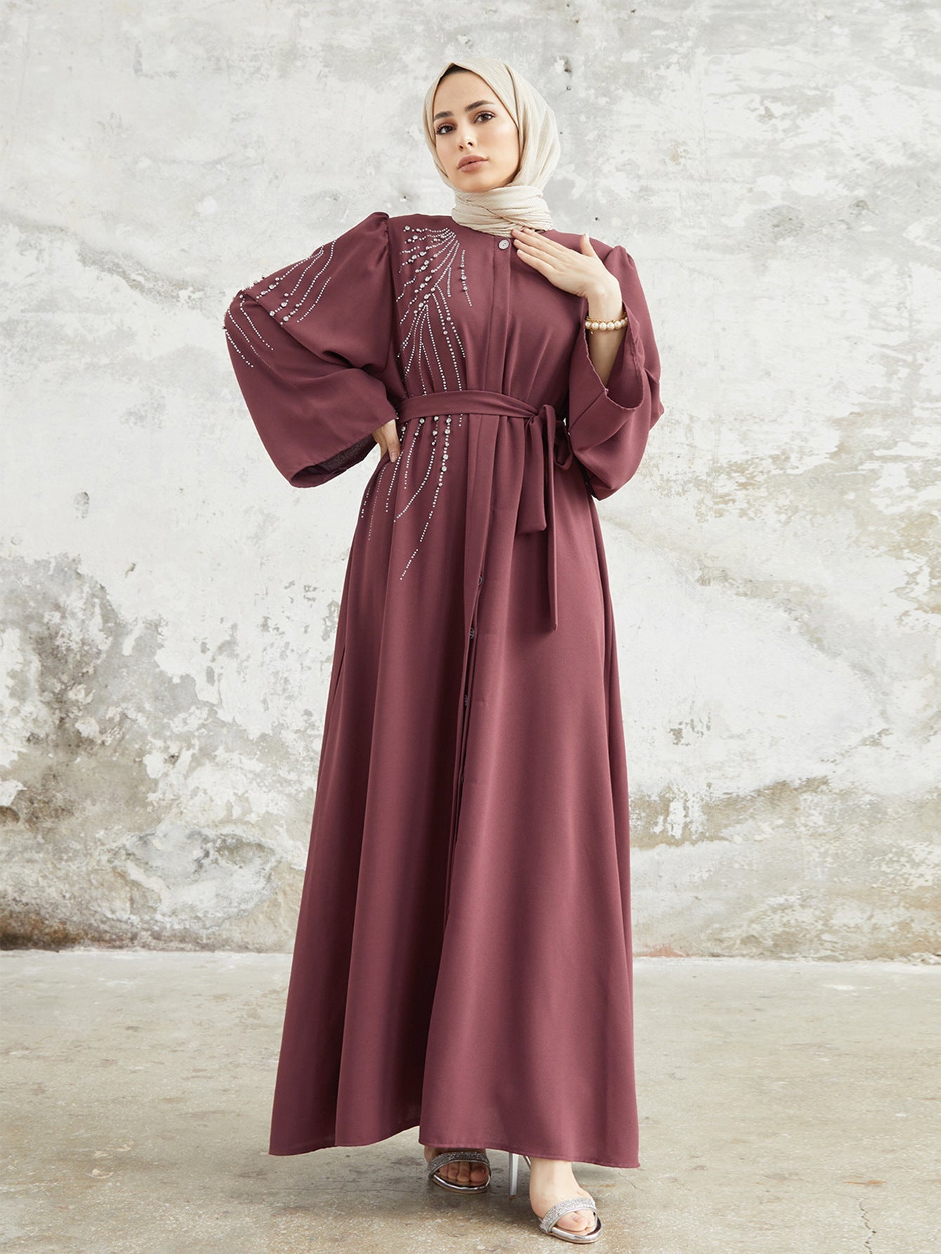 Damen Maxi-Kleid mit funkelnden Applikationen und elegantem Gürtel Amawinc